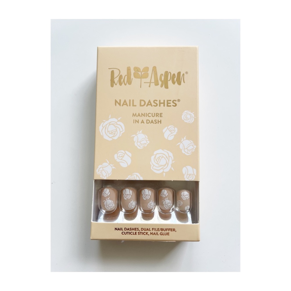 Red Aspen Rosewood Charm short nail dash